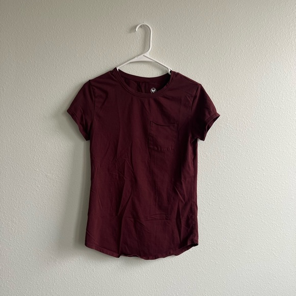 Maroon Pocket Scoop T-Shirt - Picture 4 of 5